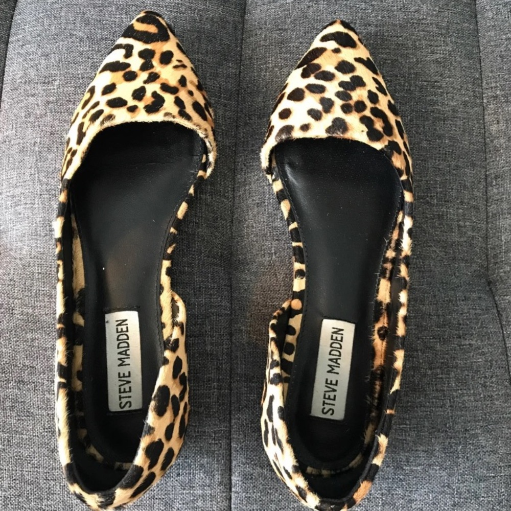 Women’s Steve Madden Flats. Leopard print.